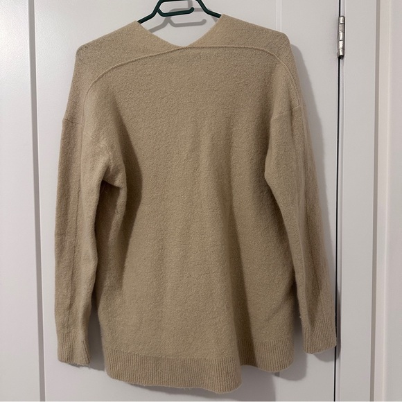 Club Monaco Tan Wool Blend Oversized V- Neck Sweater Size XL Women’s - Picture 4 of 8